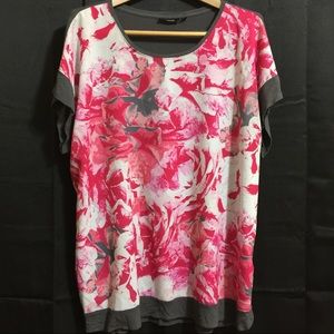 Woman's Floral Top XL